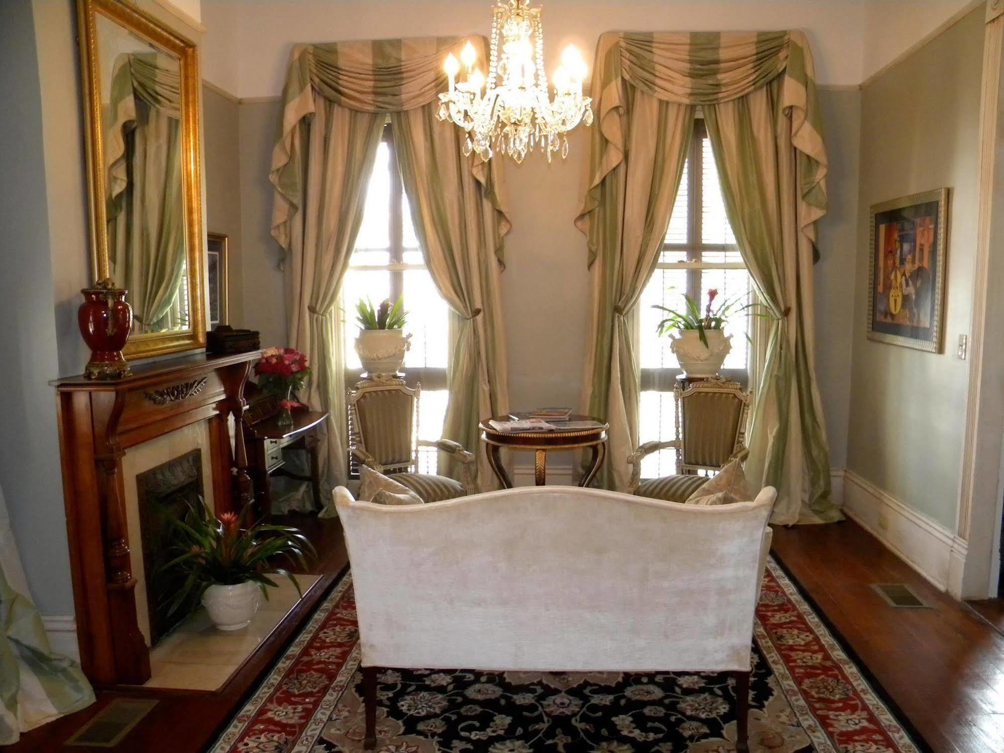Bed and Breakfast Maison De Macarty Новый Орлеан Экстерьер фото